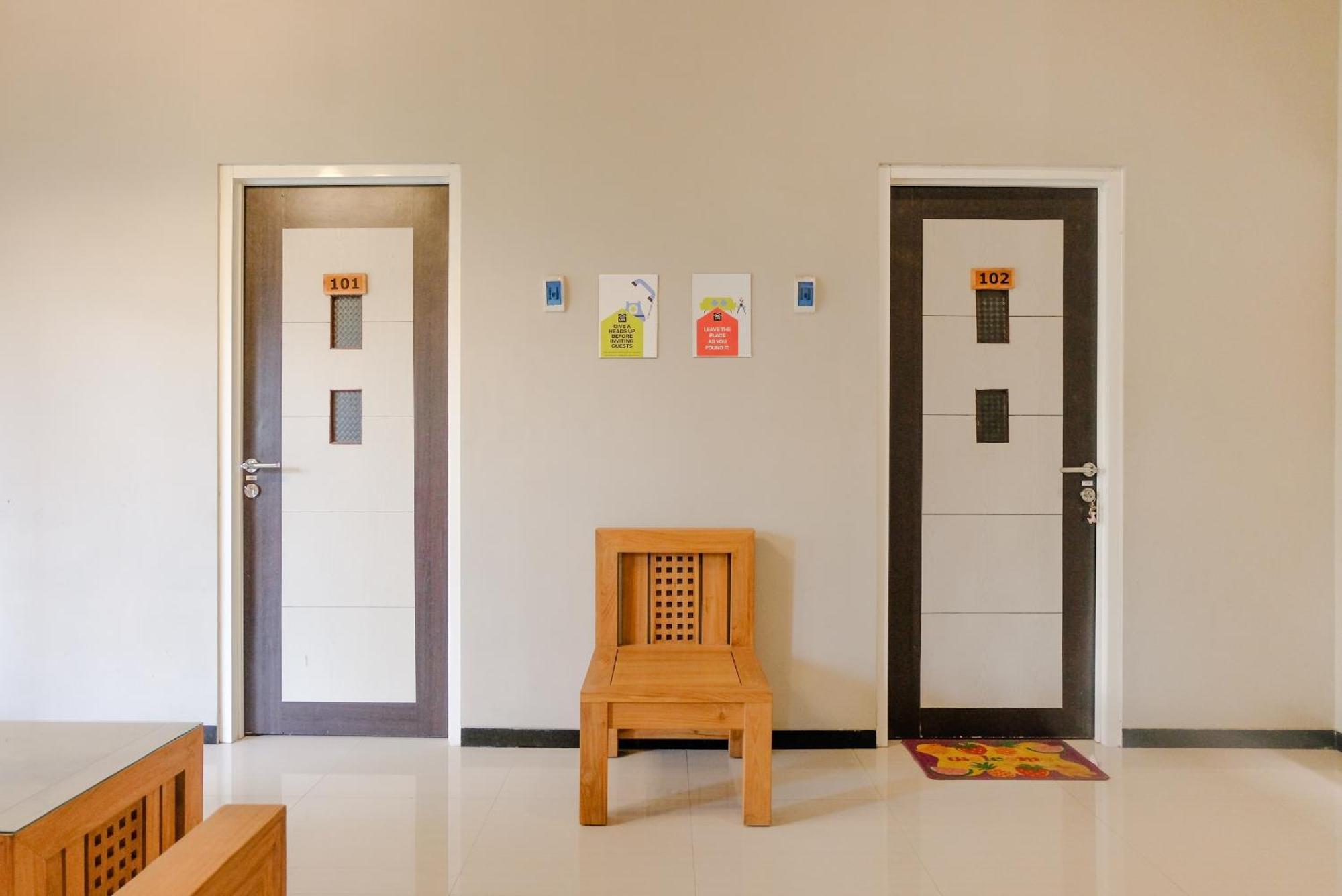 Oyo Life 2399 Gerbera House - Kos Putri Ξενοδοχείο Μαλάνγκ Εξωτερικό φωτογραφία