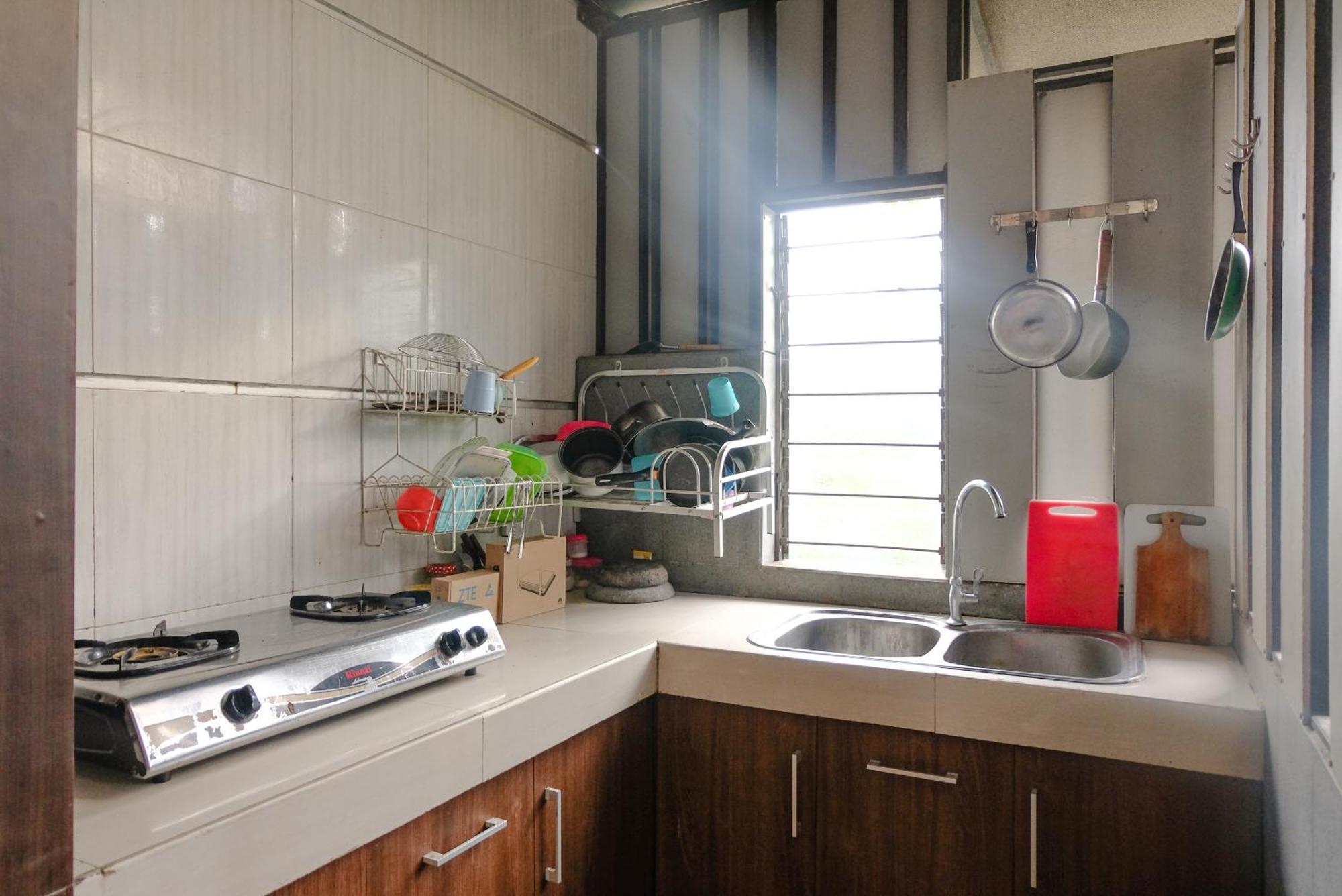 Oyo Life 2399 Gerbera House - Kos Putri Ξενοδοχείο Μαλάνγκ Εξωτερικό φωτογραφία